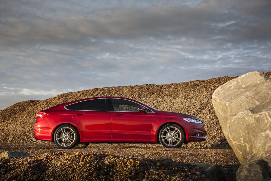  Ford Mondeo Hatchback 2014 года  (UK) (фото 5 из 33)